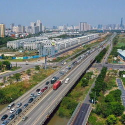 Tạo sức bật để TP HCM bứt phá: Khơi thông điểm nghẽn thể chế