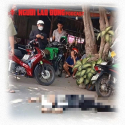 Thanh niên tự đâm mình và phản ứng "khó hiểu" của người bán dao