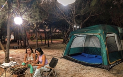 Kỳ thú cắm trại ngắm biển đêm
