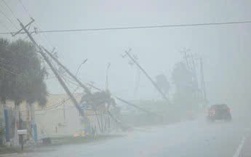 Clip: Bão Milton đổ bộ Florida, kèm lốc xoáy kinh hoàng