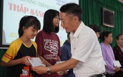 Báo Người Lao Động trao 100 suất hỗ trợ kinh phí học tập cho người khuyết tật, trẻ em mồ côi TP HCM