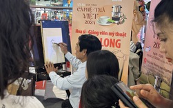 Dòng người xếp hàng chờ được ký họa chân dung tại Lễ hội "Tôn vinh cà phê - trà Việt"