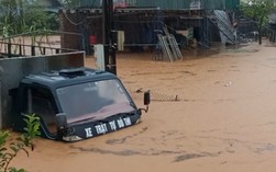 VIDEO: Nước lũ cuồn cuộn đổ về, nhiều nơi ở Hà Giang lại ngập sâu