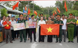 Đường cờ Tổ quốc rực rỡ chào năm mới 2025 tại huyện Củ Chi