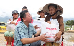 "Trái tim miền Trung" kịp về với rốn lũ lịch sử