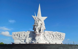 Một số người dân ở Cà Mau vui mừng được hưởng nhiều quyền lợi