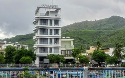 "Cháy" phòng khách sạn khi người dân đi tránh bão số 13 Kalmaegi