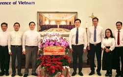 Lãnh đạo TPHCM thăm, chúc mừng Giáng sinh Văn phòng Hội đồng Giám mục Việt Nam