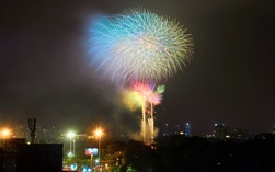 Biển người hân hoan đón khoảnh khắc giao thừa