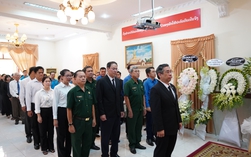 Đoàn đại biểu MTTQ TP HCM viếng cố Chủ tịch nước Lào Khamtay Siphandone
