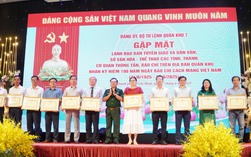Quân khu 7 tặng bằng khen cho 75 tập thể, cá nhân phối hợp tuyên truyền