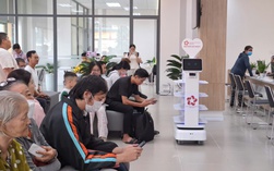 TP HCM: Phường Thủ Đức sử dụng robot để phục vụ người dân đến làm thủ tục hành chính