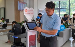 Thú vị robot lễ tân ở phường Thủ Đức