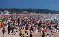 Biển Vũng Tàu kín đặc du khách
