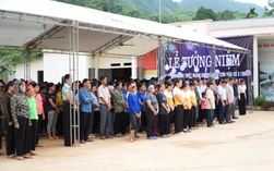 Xúc động lễ tưởng niệm một năm ngày mất của 67 nạn nhân Làng Nủ