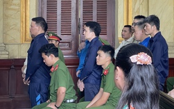 Gen Z ở An Giang mang hàng trăm tỉ đồng qua Campuchia làm chuyện bất ngờ