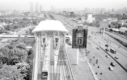 Báo in ngày 4-9:  Vì sao giá vàng chưa giảm?