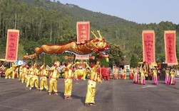 SÔI ĐỘNG MÙA LỄ HỘI: Du xuân xứ Nghệ