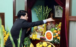 Chủ tịch nước Lương Cường dâng hương tưởng niệm Chủ tịch Hồ Chí Minh tại Nhà 67 và Bắc Bộ Phủ