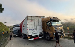 Tai nạn liên hoàn giữa 4 ô tô gây ách tắc tuyến đường ở Đà Nẵng nhiều giờ