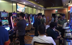 Cựu bí thư Thành ủy Hòa Bình và các con bạc đã đánh bạc  hơn 2.600 tỉ đồng tại King Club
