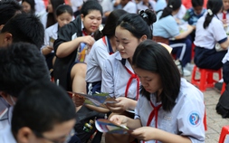 Xem chi tiết lịch thi lớp 10, lớp 10 chuyên tại TP HCM