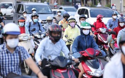 Người dân sống trong Vành đai 1 Hà Nội nói gì về cấm xe máy chạy xăng?