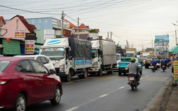 Liên tục xảy ra tai nạn liên hoàn, CSGT TP HCM đưa cảnh báo quan trọng