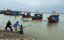 Giông lốc trước bão số 3 (Wipha) khiến Hà Tĩnh thiệt hại nặng nề
