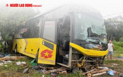 Cập nhật nóng vụ lật xe khách ở Hà Tĩnh khiến 9 người tử vong, 15 người bị thương 