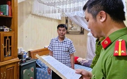 Thủ nhang ngôi đền nổi tiếng ở Thanh Hóa bị triệu tập, khám xét về tội đánh bạc, tổ chức đánh bạc