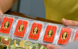 Giá vàng hôm nay, 31-7: Giảm mạnh 