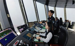Siêu bão Ragasa mạnh nhất lịch sử trên Biển Đông, Quản lý bay họp khẩn