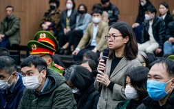 NÓI THẲNG: Trơ trẽn trước vành móng ngựa