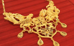 Tối 24-2, giá vàng "quay xe" rớt mạnh