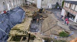 Pháp: Cải tạo khách sạn, phát hiện lâu đài 600 tuổi vùi dưới nền