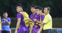 HLV Hoàng Anh Tuấn góp ý về U23 Việt Nam