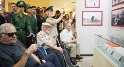Cựu binh Pháp thăm chiến trường Điện Biên Phủ sau 70 năm