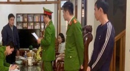 Để học sinh ngồi "nhầm chỗ", cựu trưởng phòng giáo dục bị bắt