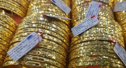 Tối ngày 21-10, ồ ạt bị bán tháo, giá vàng rớt thẳng đứng
