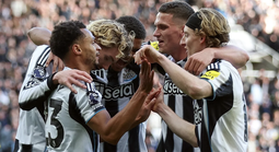 Newcastle thắng nghẹt thở Fulham tại St.James' Park