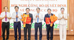 Khánh Hoà công bố nhiều quyết định về công tác cán bộ