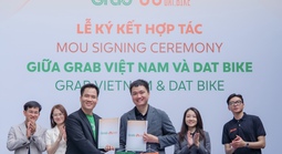 Grab Việt Nam và Dat Bike hợp tác hỗ trợ tài xế công nghệ chuyển đổi xanh