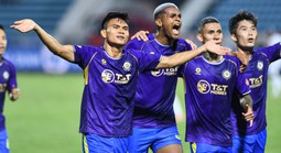 Phạm Xuân Mạnh ghi "siêu phẩm" trước khi lên tuyển