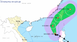 Bão Fung Wong giật cấp 16, đổi hướng di chuyển
