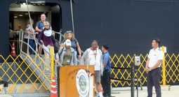 Hai siêu du thuyền hạng sang đưa 3.100 khách du lịch quốc tế đến Quảng Ninh