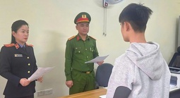 Rủ bạn vào nhà dân trộm xe máy, nam sinh lớp 12 bị khởi tố