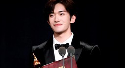 Mỹ nam Dịch Dương Thiên Tỉ thành "ảnh đế" Kim Kê trẻ nhất