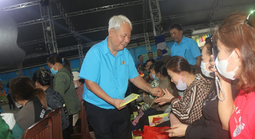 Dồn sức chăm lo Tết chu đáo, nghĩa tình