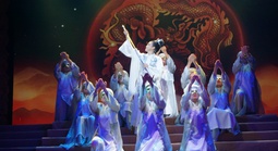 Hóa thân bản lĩnh vào nhân vật Dương Vân Nga, Tuyết Thu thăng hoa đầy cảm xúc